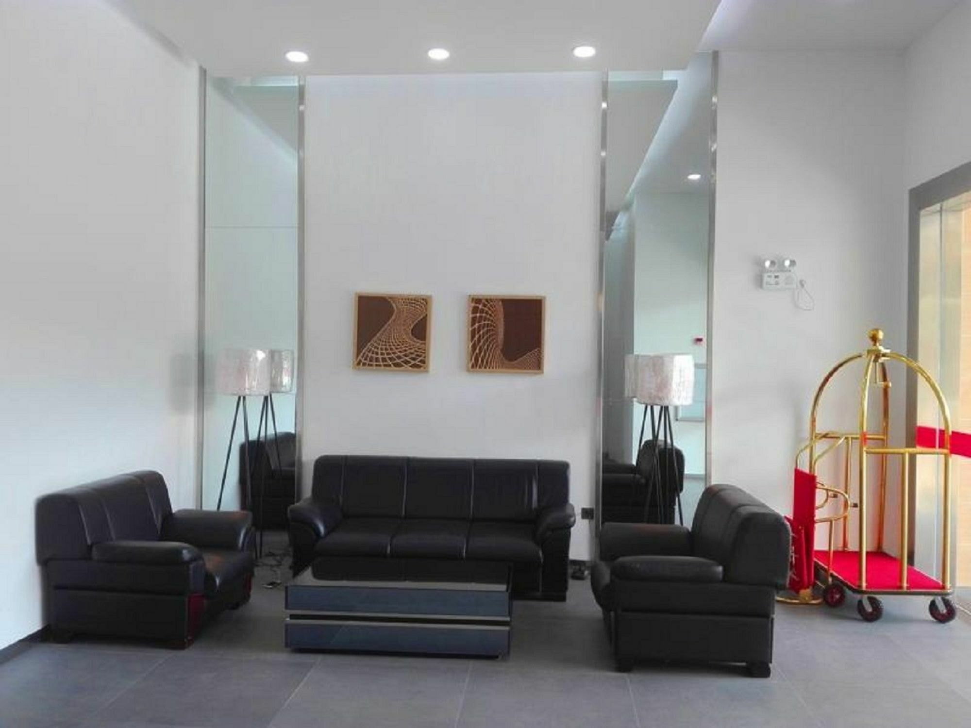 Eastland Hotel & Apartment Phnom Penh Zewnętrze zdjęcie