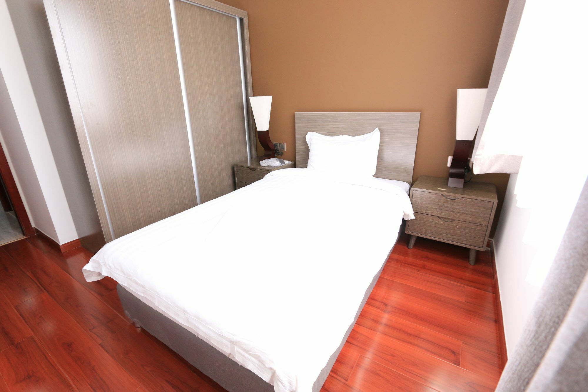 Eastland Hotel & Apartment Phnom Penh Zewnętrze zdjęcie