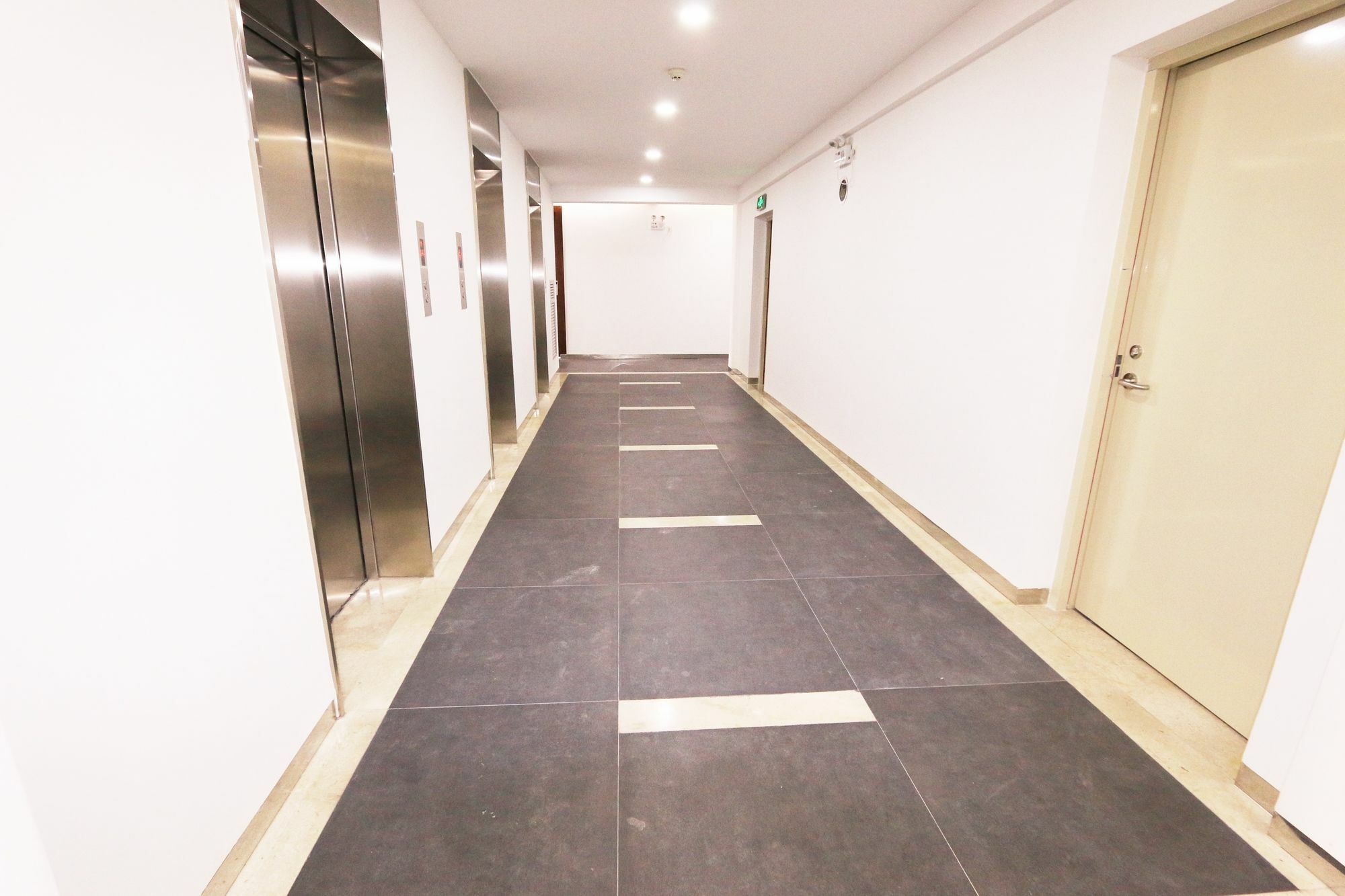 Eastland Hotel & Apartment Phnom Penh Zewnętrze zdjęcie