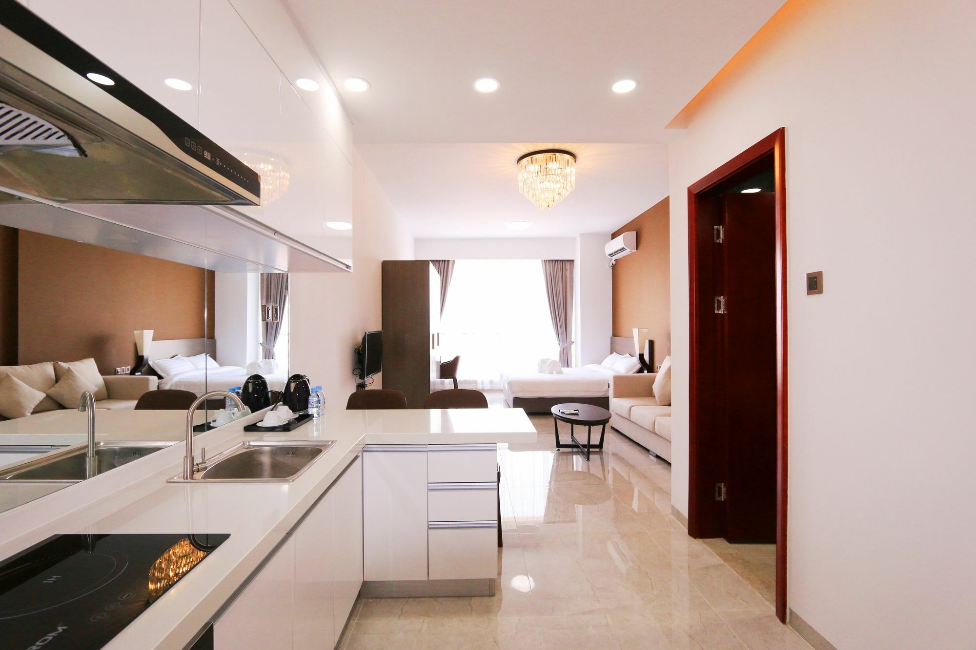 Eastland Hotel & Apartment Phnom Penh Zewnętrze zdjęcie