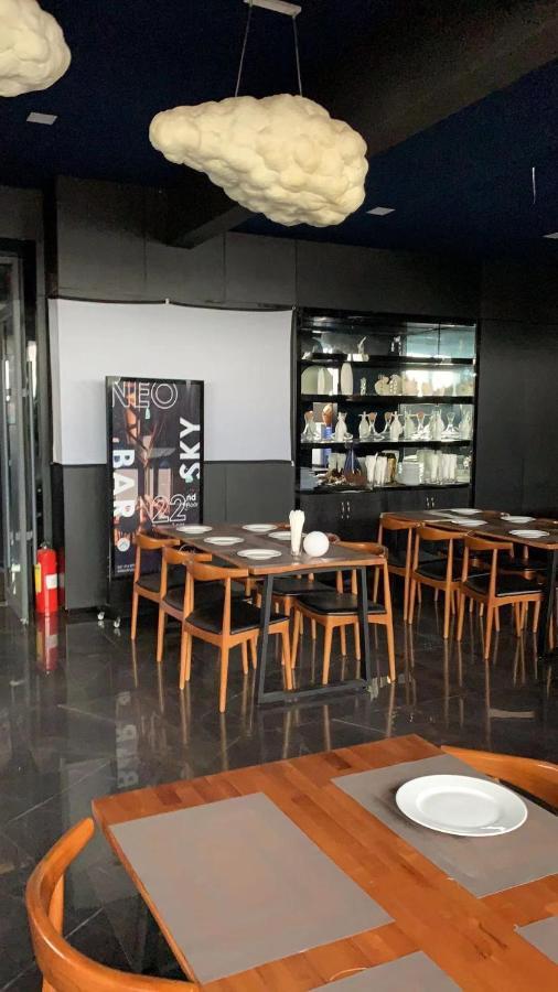 Eastland Hotel & Apartment Phnom Penh Zewnętrze zdjęcie