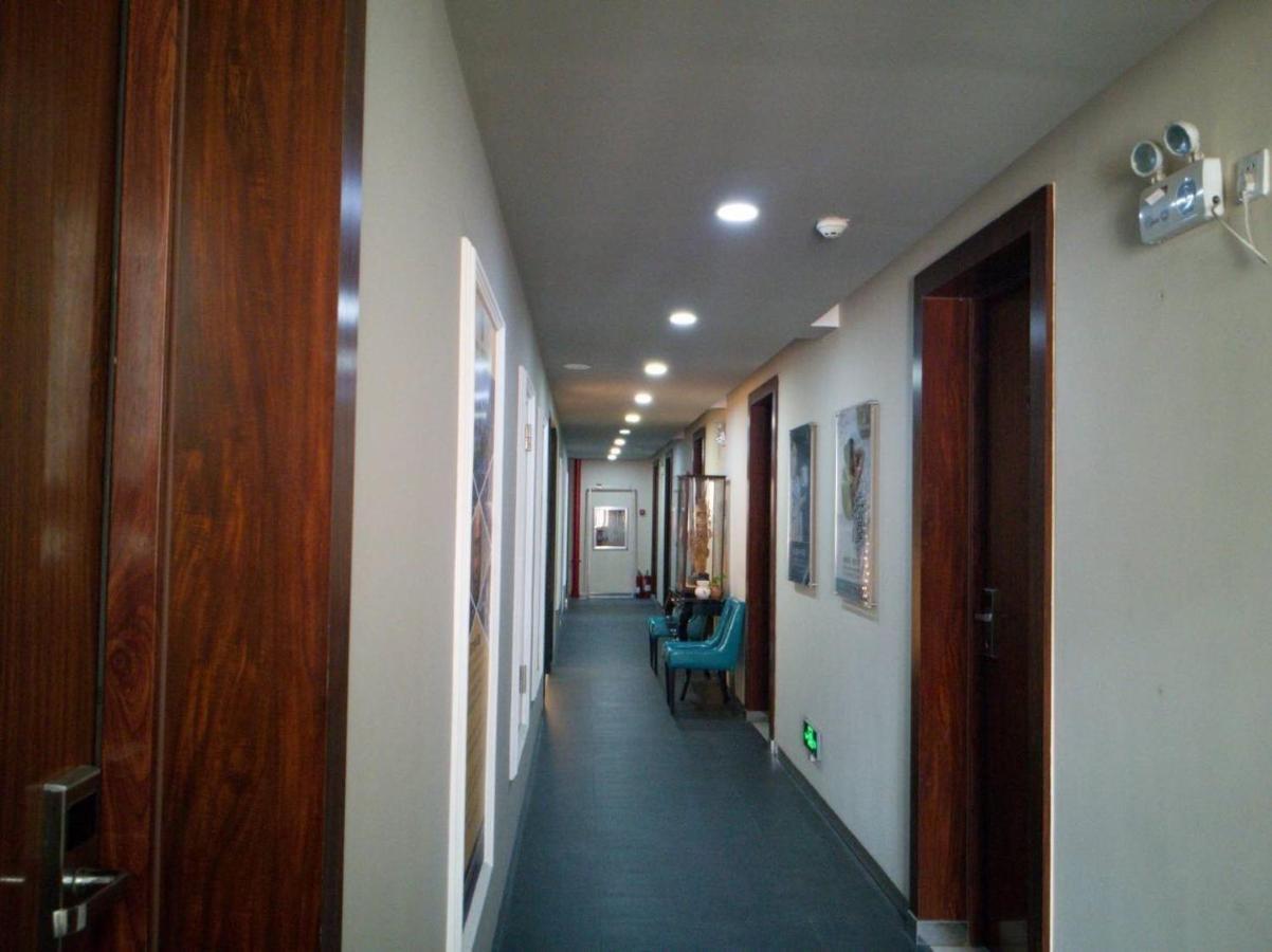 Eastland Hotel & Apartment Phnom Penh Zewnętrze zdjęcie